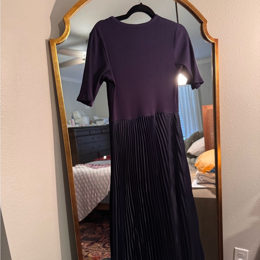 GAP Satin Pleated Short Sleeve Midi Dress Navy Size Medium